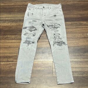American Eagle Men's Distressed Gray Jeans